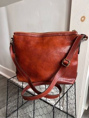 Firenze Made In Italy Leather Crossbody Bag Brown Cognac Vintage Minimalist